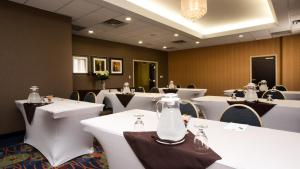 Holiday Inn & Suites Mississauga West - Meadowvale, an IHG Hotel