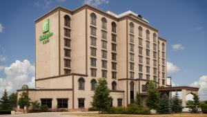 Holiday Inn & Suites Mississauga West - Meadowvale, an IHG Hotel