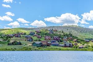 Grand Lake Grandeur