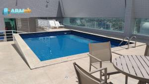 Πισίνα στο ή κοντά στο Apto. 1 dormitório no M. de Nassau - Ed. Manhattan Home Service 302