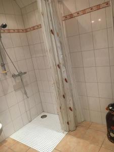 Kúpeľňa v ubytovaní Katarina's cozy bungalov