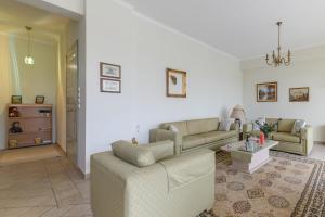 Posedenie v ubytovaní 3BD Apartment in the Center - Self check in