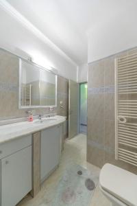 Kúpeľňa v ubytovaní 3BD Apartment in the Center - Self check in + 37 fotografií