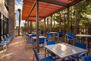 Restaurant o un lloc per menjar a Holiday Inn Express & Suites Kingsland I-95-Naval Base Area, an IHG Hotel