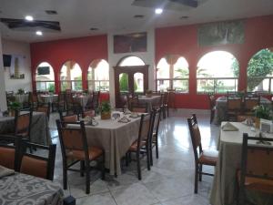 Ресторант или друго място за хранене в Hotel Jiménez Plaza