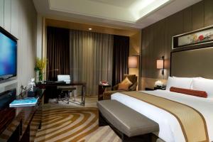 Postel nebo postele na pokoji v ubytování InterContinental Tangshan by IHG