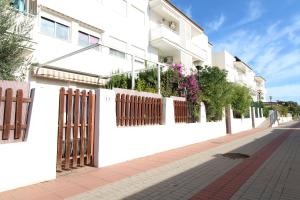 Gallery image of Global Properties, Apartamento en Marjal de Corinto con Piscina in Sagunto