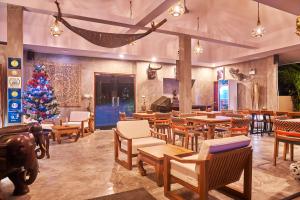 Restoran või mõni muu söögikoht majutusasutuses Baan Sawan Samui Resort