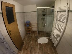 Bilik mandi di Apartmán U Sjezdovky