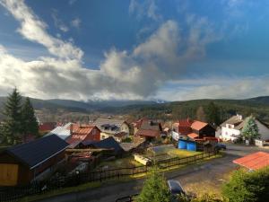 Landskap semula jadi dekat dengan chalet