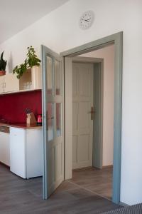 Kuchyňa alebo kuchynka v ubytovaní Apartmány16 Olešnice v Orlických horách