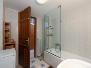 Koupelna v ubytování Aura Traditional Apartment + 37 fotografií