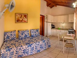 Η κουζίνα ή μικρή κουζίνα στο Morada do Sol Apart Hotel