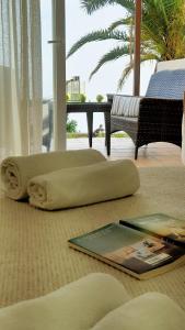 A seating area at Erytha Hotel & Resort Chios