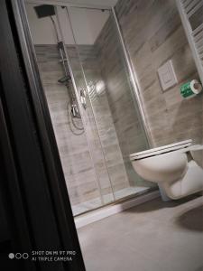A bathroom at B&B I SIKULI