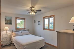 Gallery image of Quaint Coastal Cottage with Patio! in Charlestown