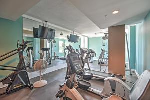 Gallery image of Beachside Biloxi Club Condo Balcony with Ocean View in Biloxi