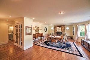 Spacious and Stunning Cleveland Getaway on 1 5 Acres
