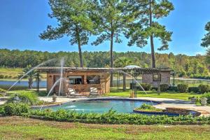 Imagen de la galería de Cottage by the Pond on Gorgeous Expansive Estate, en Ridgeway