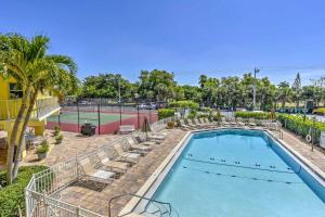 Gallery image of Marco Island Condo with Patio Steps to Beach Access in Marco Island