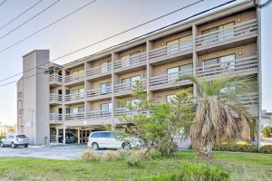 Gallery image of Garden City Condo with Pool Access - Walk to Beach! in Myrtle Beach