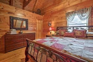 Gallery image of Sevierville Cabin with Hot Tub, Grill and Pool Table! in Sevierville