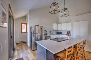 Gallery image of Modern Condo with Balcony and BBQ, 6 Mi to Winter Park in Fraser