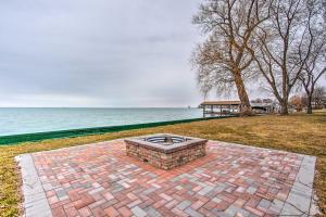 Gallery image of Waterfront Home with Shared Dock on Lake St Clair! in Chesterfield