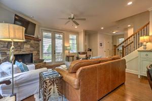 Billede fra billedgalleriet på Lake Oconee Cottage with Porch-Special Masters Rate! i Greensboro