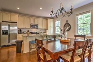 Billede fra billedgalleriet på Lake Oconee Cottage with Porch-Special Masters Rate! i Greensboro