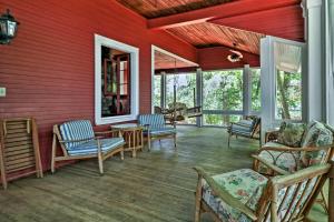 Photo de la galerie de l'établissement Island Cottage on Evans Lake - Bring Your Boat!, à Tipton