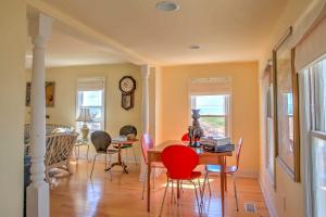Gallery image of Spacious Outer Banks House with Private Dock! in Marshallberg