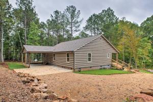Gallery image of Summerville Getaway with Deck and On-Site Creek! in Summerville
