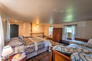 Gallery image of Historic Penn State Home with Fire Pit-Near Stadium! in Milesburg +16 photos