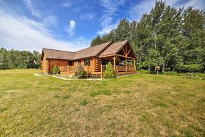 Gallery image of Rapid River Log Cabin with Loft on 160 Scenic Acres! in Gladstone