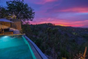 Bazén v ubytování OCEANNA - Uluwatu, Bali nebo v jeho okolí