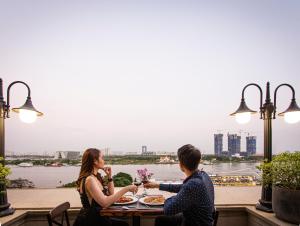 Khách lưu trú tại Riverside Hotel Saigon