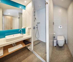Koupelna v ubytování Holiday Inn Express - Istanbul - Atakoy Metro by IHG