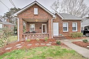 Gallery image of Central Wadesboro Home Walk to Downtown Shops! in Wadesboro
