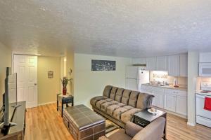 Fotografie z fotogalerie ubytování Lake Erie Unit with Fire Pit 30 Mi to Cedar Point! v destinaci Amherst