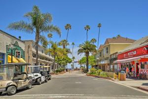 Gallery image of Catalina Island Cottage - Walk to Main St and Beach! in Avalon