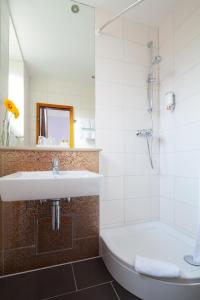 Koupelna v ubytování Hotel Elba am Kurfürstendamm - Design Chambers