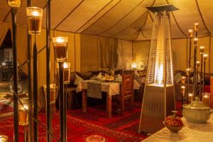 Restaurace v ubytování Sirocco Luxury Camp + 37 fotografií