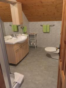 Koupelna v ubytování Gerstbreinhof