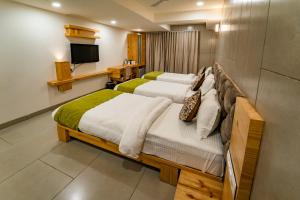 Gallery image of Hotel Pleasant Lake in Ahmedabad