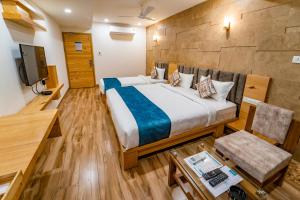 TV a/nebo společenská místnost v ubytování Hotel Pleasant Lake