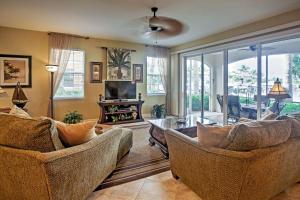 Zona de estar de Tranquil Punta Gorda Condo with Lanai and Marina Views
