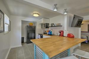 Fotografie z fotogalerie ubytování Trendy Apt on Route 66 - Near Standin on a Corner v destinaci Winslow