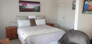 Posteľ alebo postele v izbe v ubytovaní Whangaroa Lodge Motel