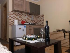 Köök või kööginurk majutusasutuses Apartmani Sredojevic